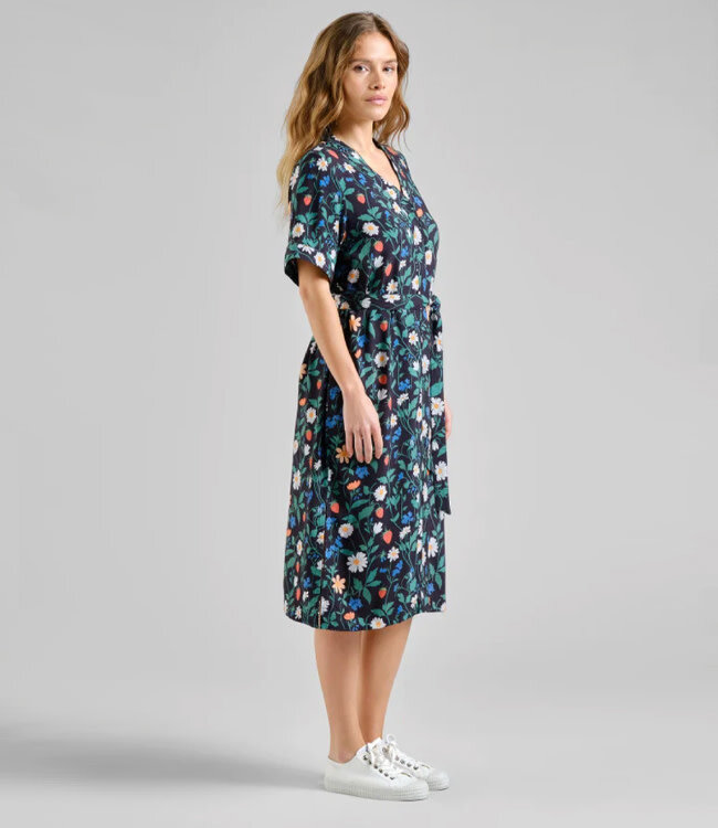 DEDICATED jurk KALLVIK STRAWBERRY met ceintuur van tencel