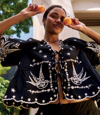 Komodo KOMODO geborduurde blouse BEATRIX BLACK biokatoen