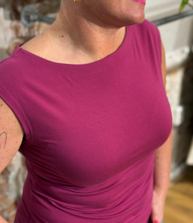 ANUKOO mouwloze top YASMIN FRAMBOOS tencel