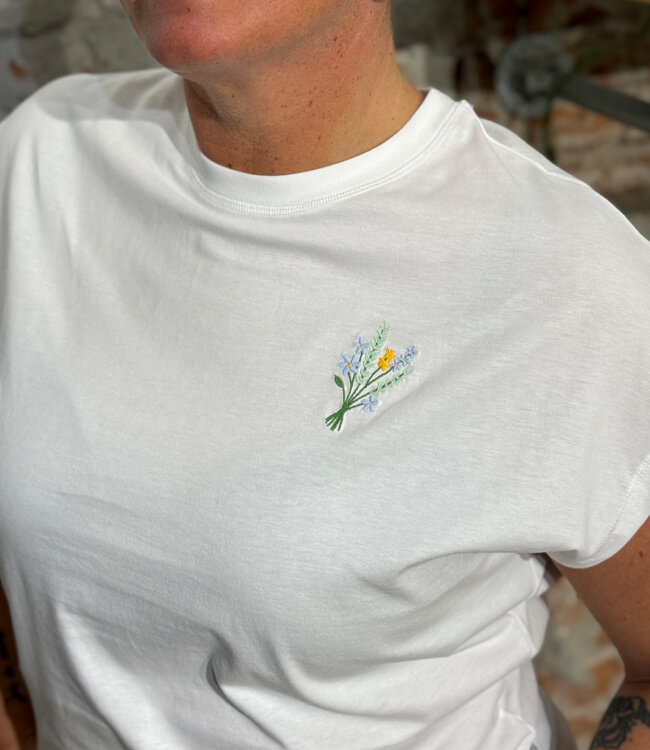 GIVN shirt met korte kapmouw LAILA FLOWER STITCH