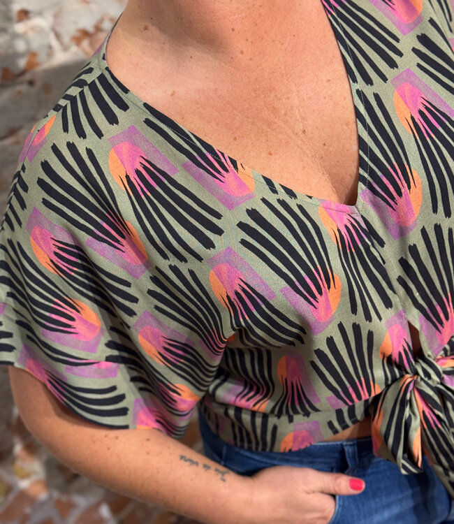WiDDA v-hals blouse met strik WRAP DASH van tencel