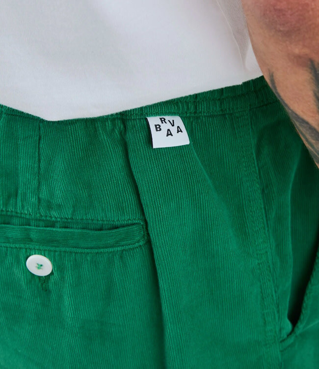 BRAVA korte broek corduroy biologisch katoen GREEN