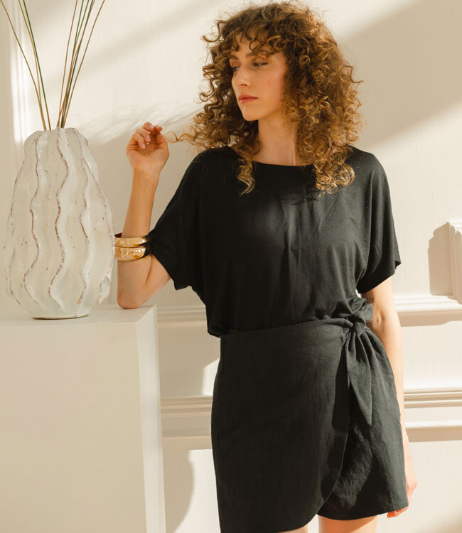 WIDDA korte broek SKORT BLACK van pure ramie