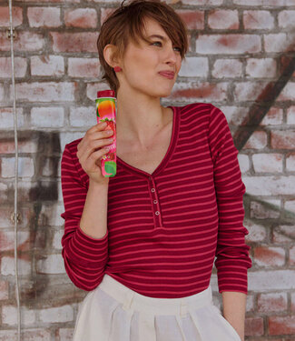 Tranquillo TRANQUILLO gestreept v-hals shirt SILVIE RED met knoopjes tencel