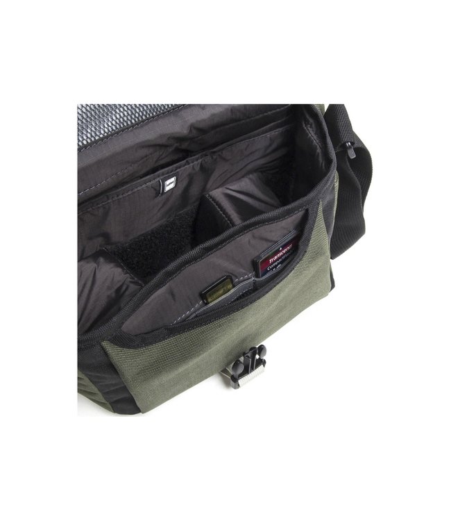 crumpler proper roady half photo