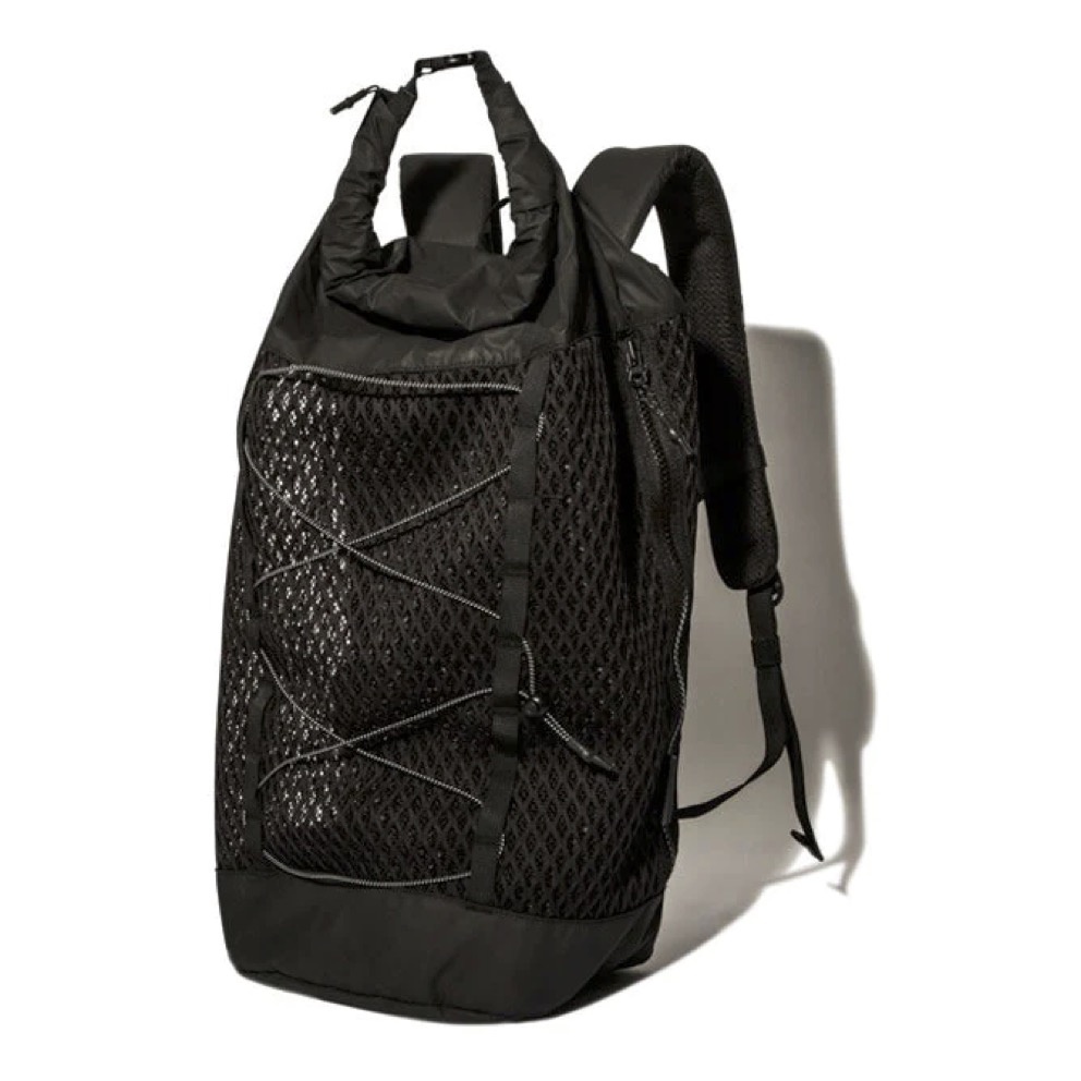 Backpack with shop mesh side pockets