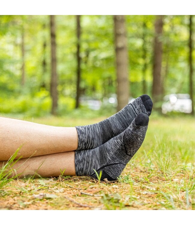 Darn Tough Men's Light Hiker Quarter Lightweight Hiking Sock