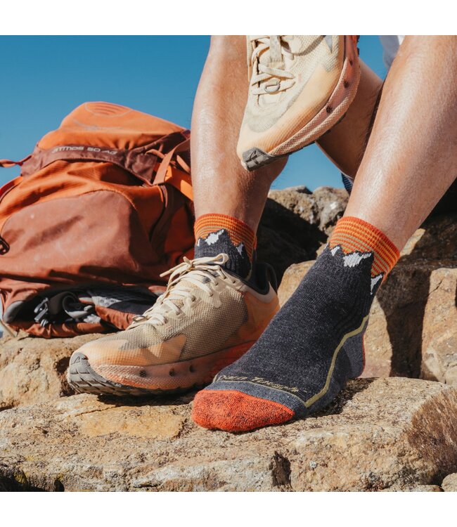 Darn Tough Men's Hiker Quarter Midweight Hiking Sock