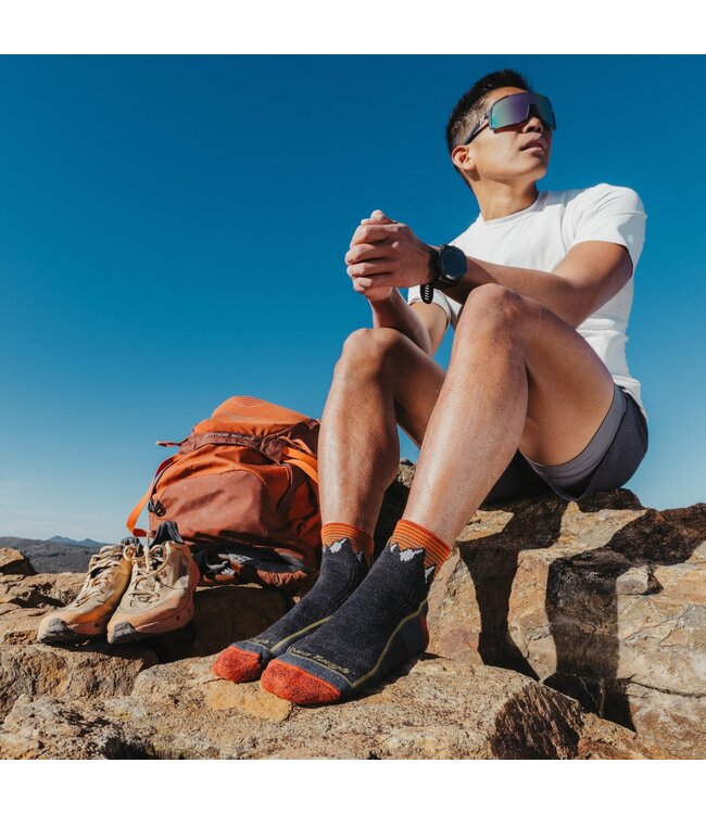 Darn Tough Men's Hiker Quarter Midweight Hiking Sock