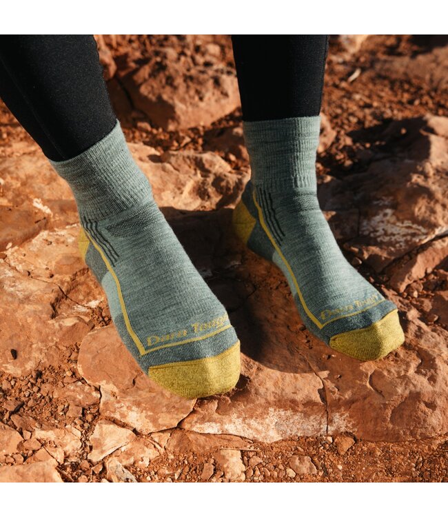 Darn Tough Women's Hiker Quarter Midweight Cushion Hiking Socks