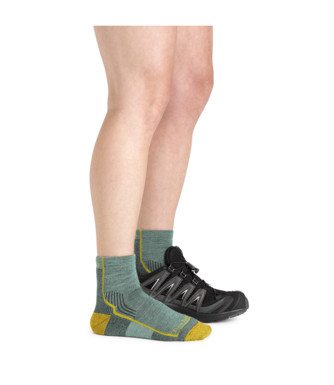 Darn Tough Women's Hiker Quarter Midweight Cushion Hiking Socks