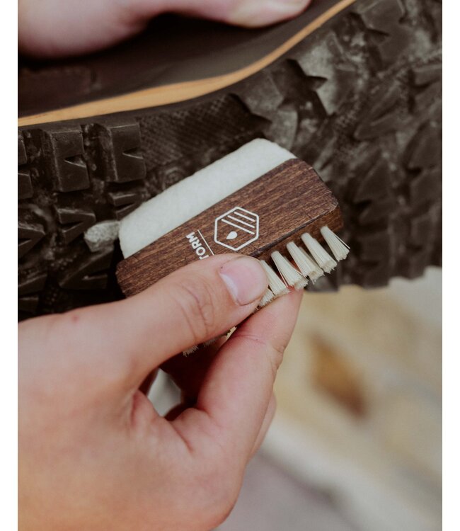Storm Suede & Crepe Brush
