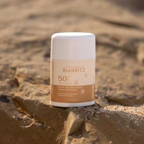 Laboratoires de Biarritz Tinted Sunscreen Stick SPF50+ Laboratoires de Biarritz Tinted Sunscreen Stick SPF50+