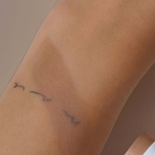 Laboratoires de Biarritz Tinted Sunscreen Stick SPF50+ Laboratoires de Biarritz Tinted Sunscreen Stick SPF50+