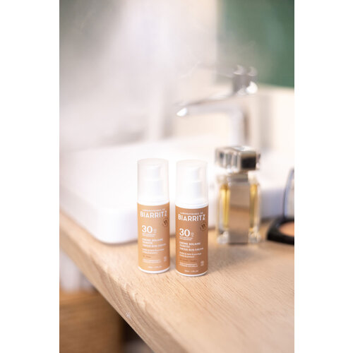 Laboratoires de Biarritz Beige getönter Gesichtssonnenschutz LSF30 Laboratoires de Biarritz Beige getönter Gesichtssonnenschutz LSF30