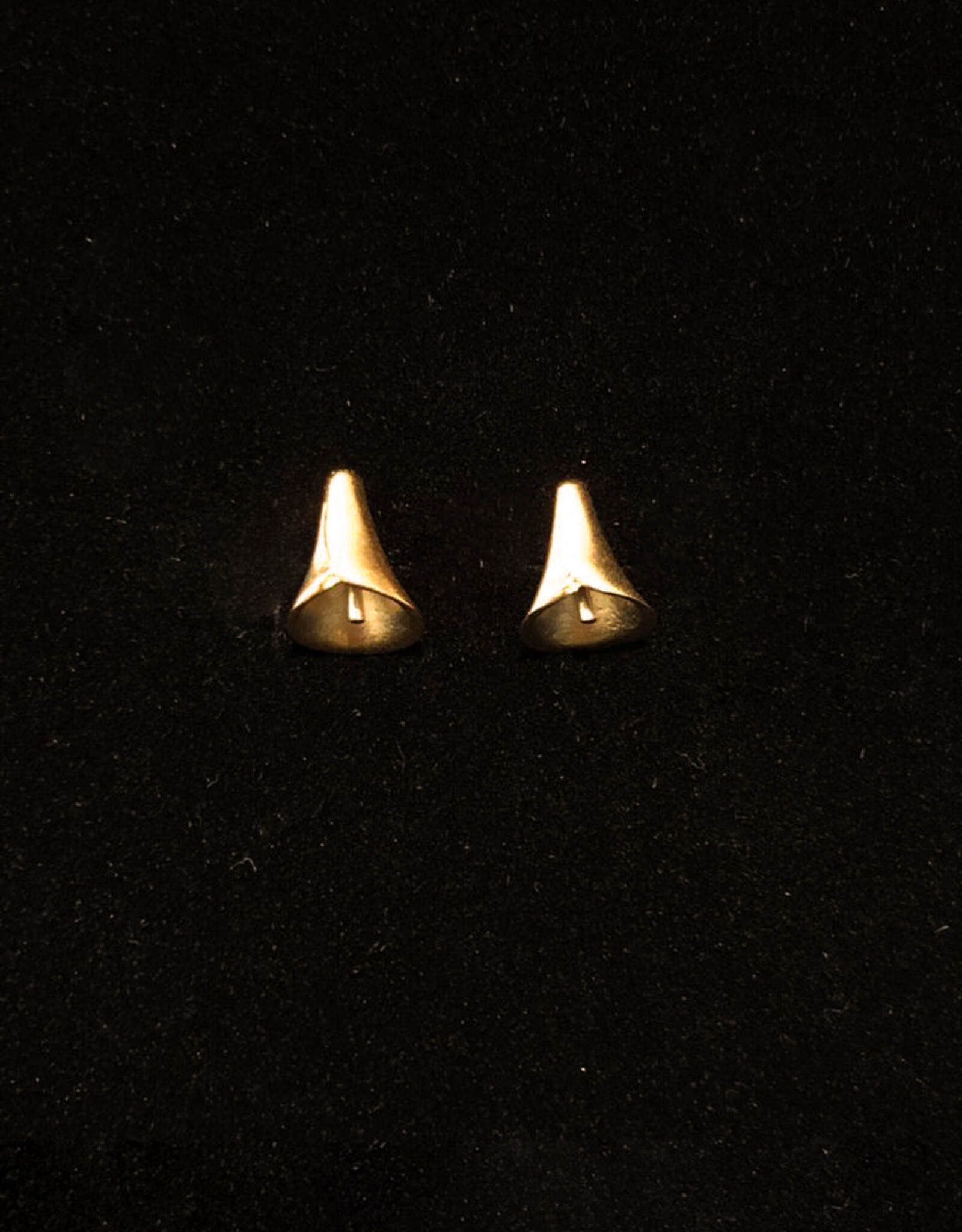 Post earrings lily goldplated