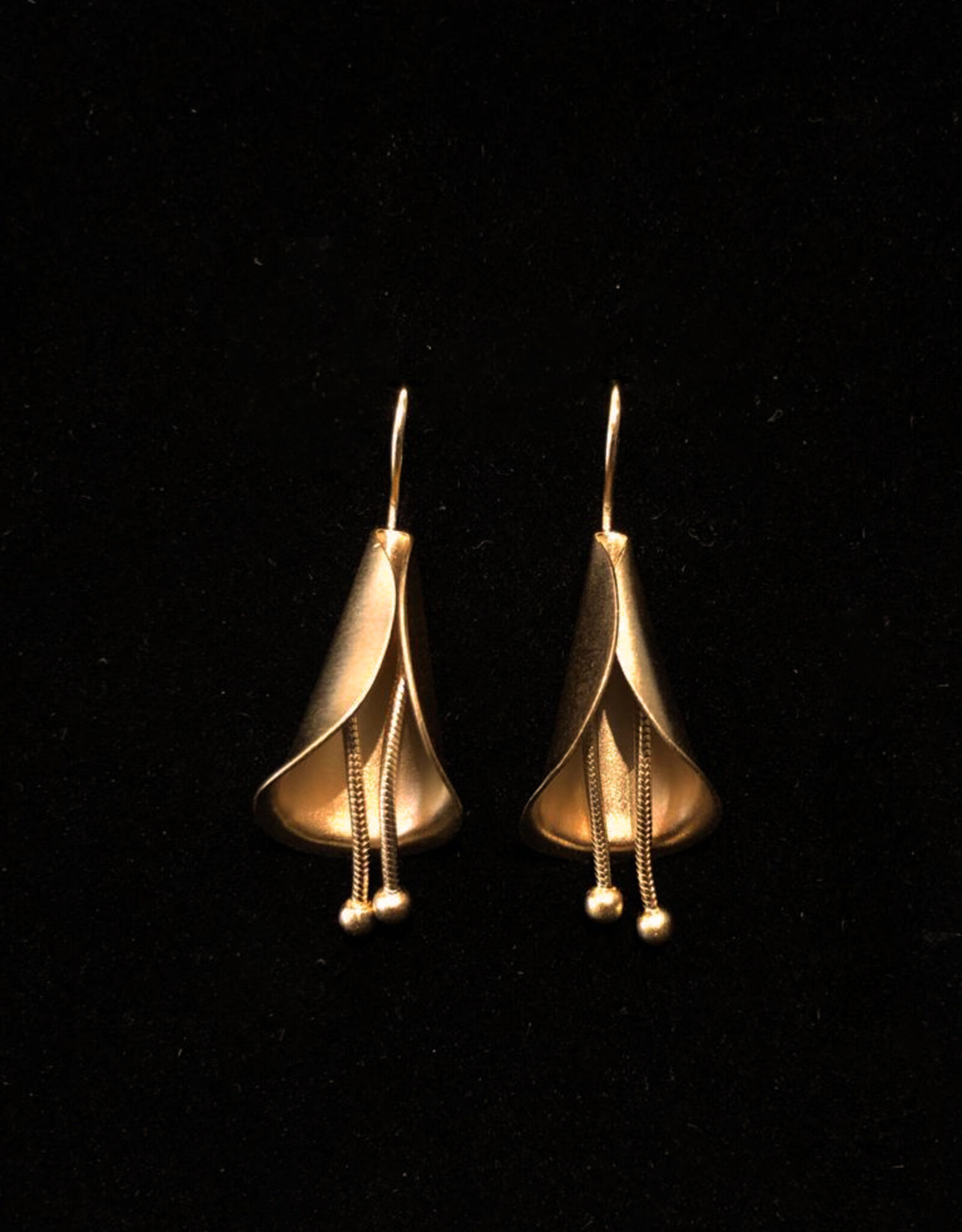 Earrings long lily goldplated