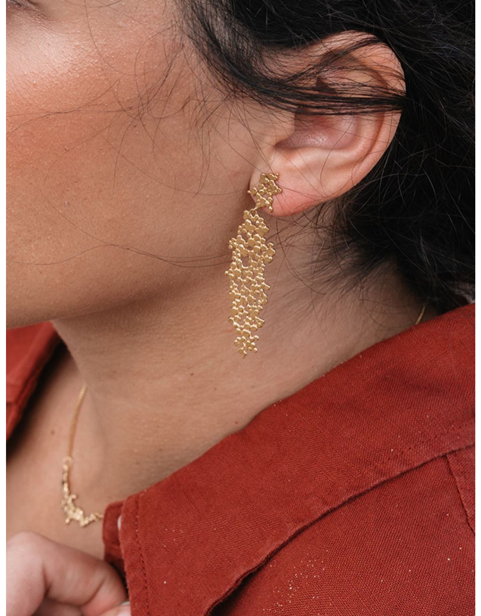 Post earrings pendant granulé gold-plated