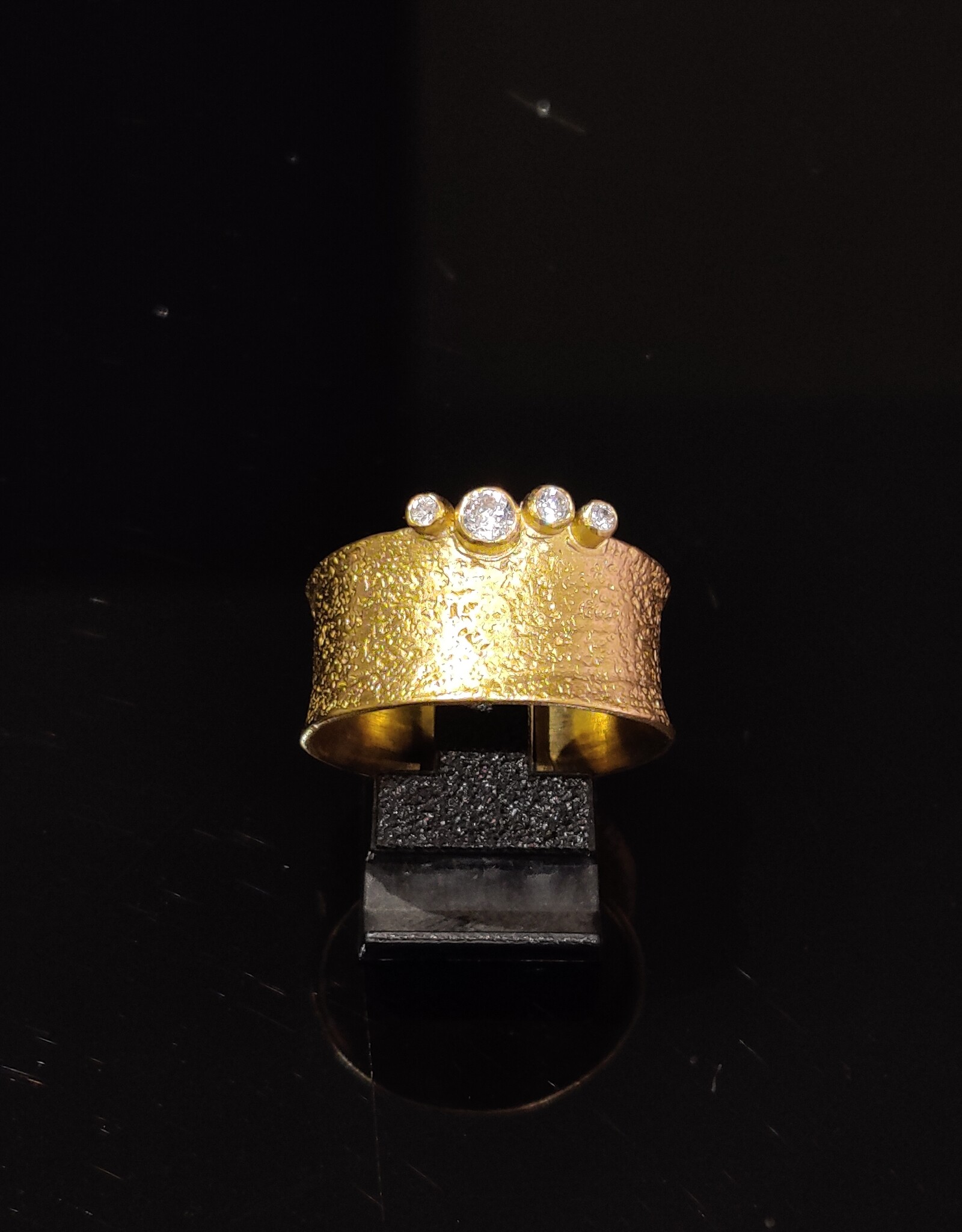 Ring zircon crown gold-plated