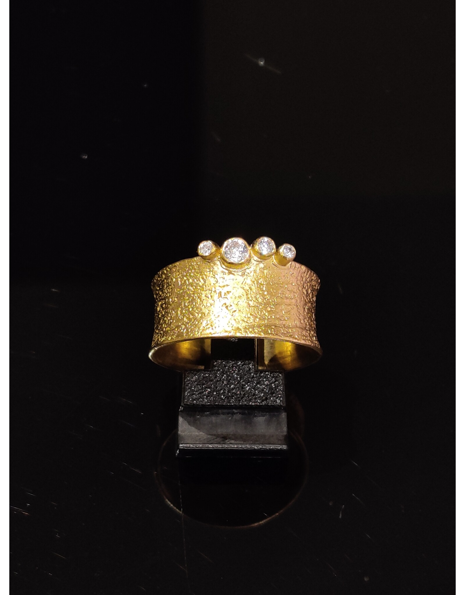 Ring zircon crown gold-plated