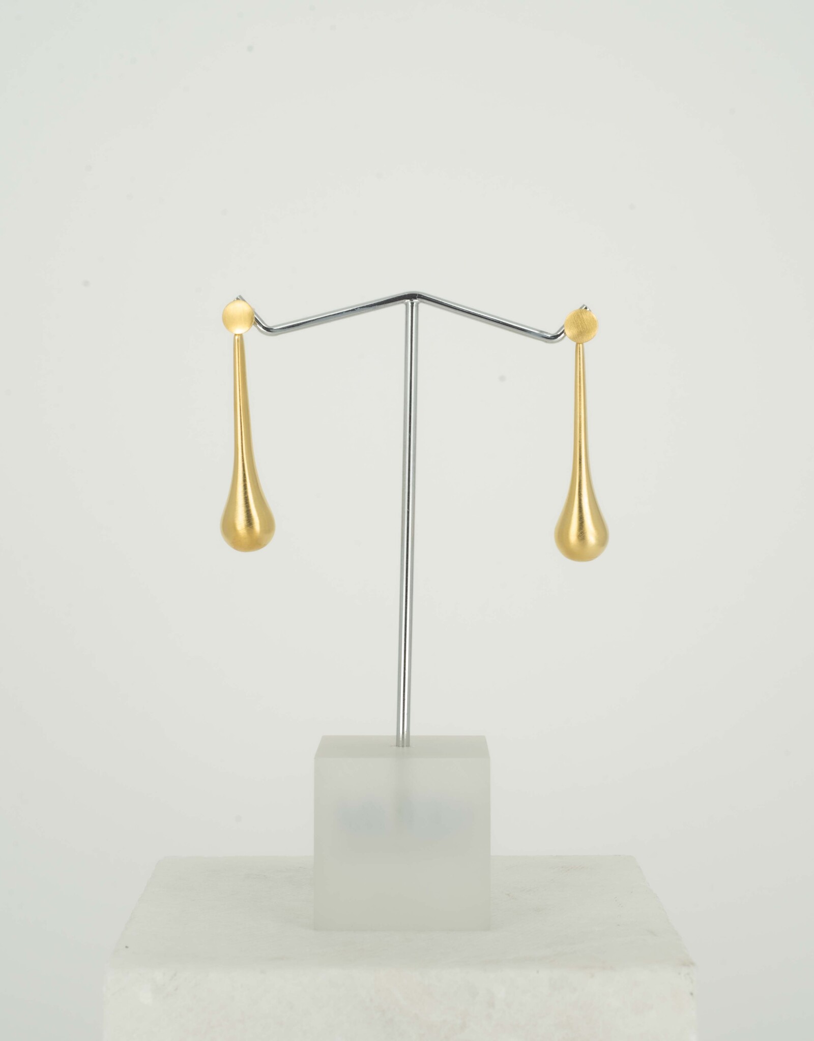 Earrings long drop gold-plated