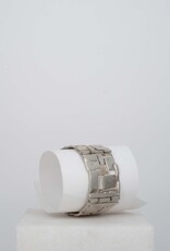 Bracelet Masonry Wall