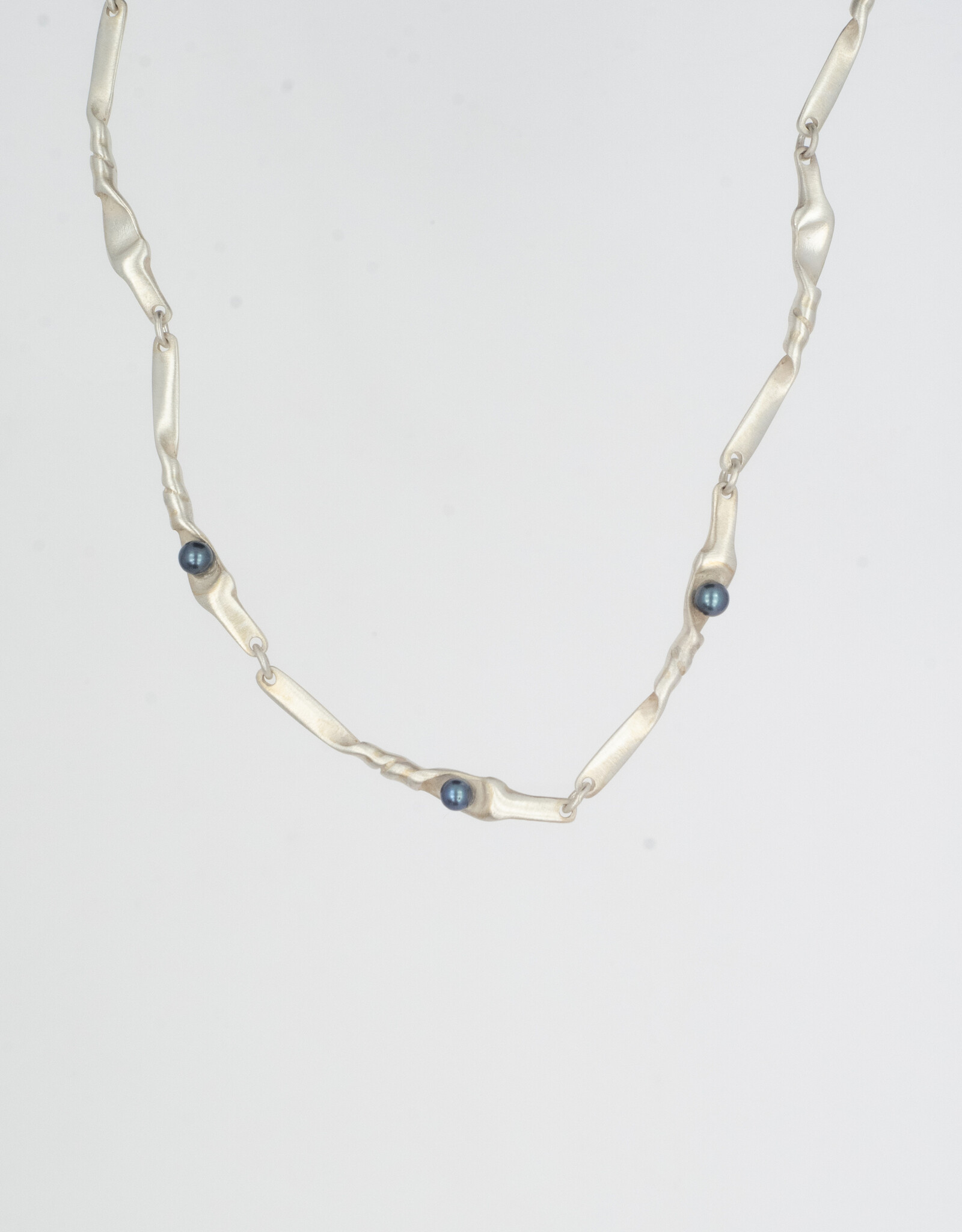 Necklace Twist Black Pearl