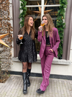 SUIT HOLIDAY LOOK