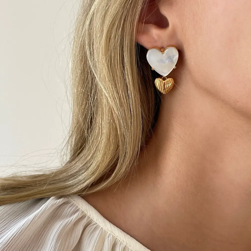 24Kae HEART OF PEARL EARRING - GOLD