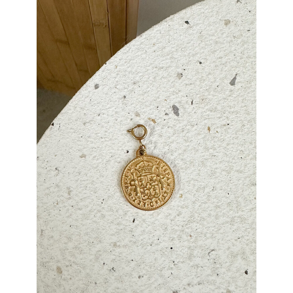 Le Veer BAROQUE COIN CHARM - GOLD