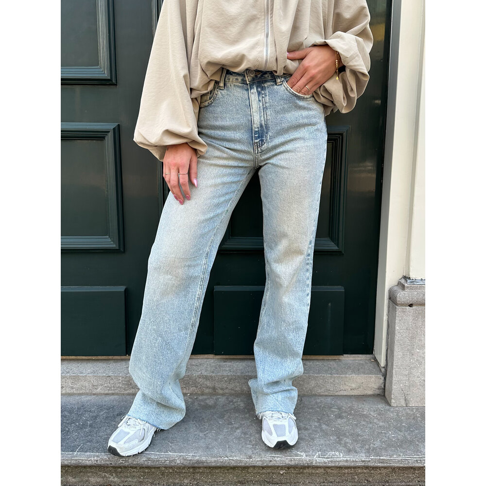 ELÈNE WIDE LEG TALL JEANS - VINTAGE BLUE LOTZ & LOT ELÈNE WIDE LEG TALL JEANS - VINTAGE BLUE