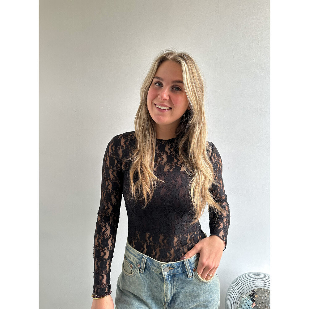 LACE TOP - BLACK LOTZ & LOT LACE TOP - BLACK