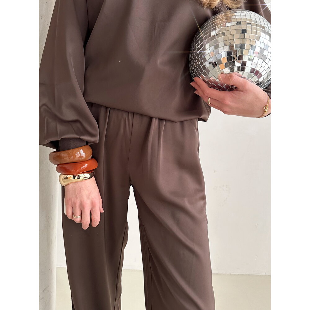 By Jam SARAH BANGLE - BROWN