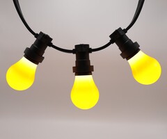 2 en 5 watt gele lampen met grote kap Ø60