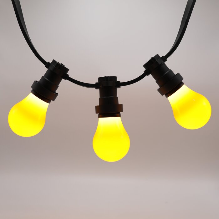 2 en 5 watt gele lampen met grote kap Ø60
