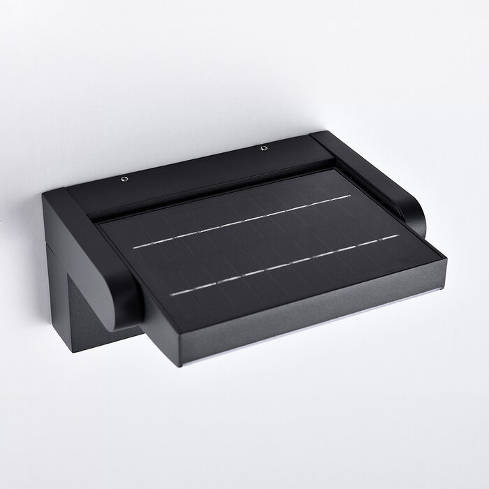 Verstelbare solar wandlamp Berlin met sensor - zwart