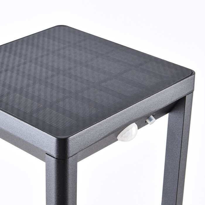 Zwarte staande buitenlamp  met solar en sensor - Marcello