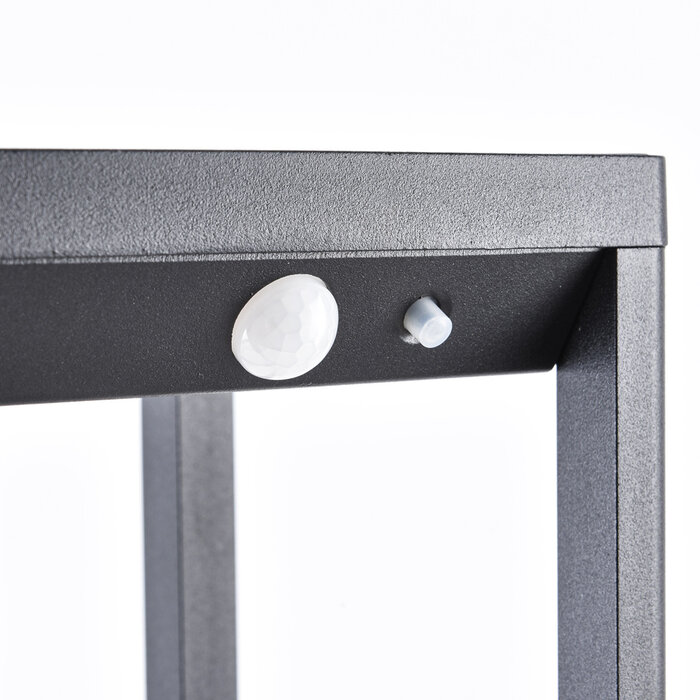 Zwarte staande buitenlamp  met solar en sensor - Marcello