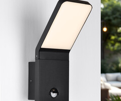 Zwarte wandlamp Franco met sensor