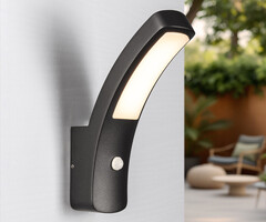 Moderne muurlamp Noah met sensor - zwart