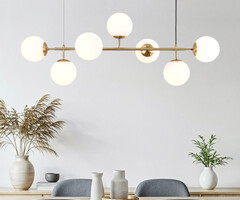 Design-Hängeleuchte Hepta mit Milchglas-Kugeln