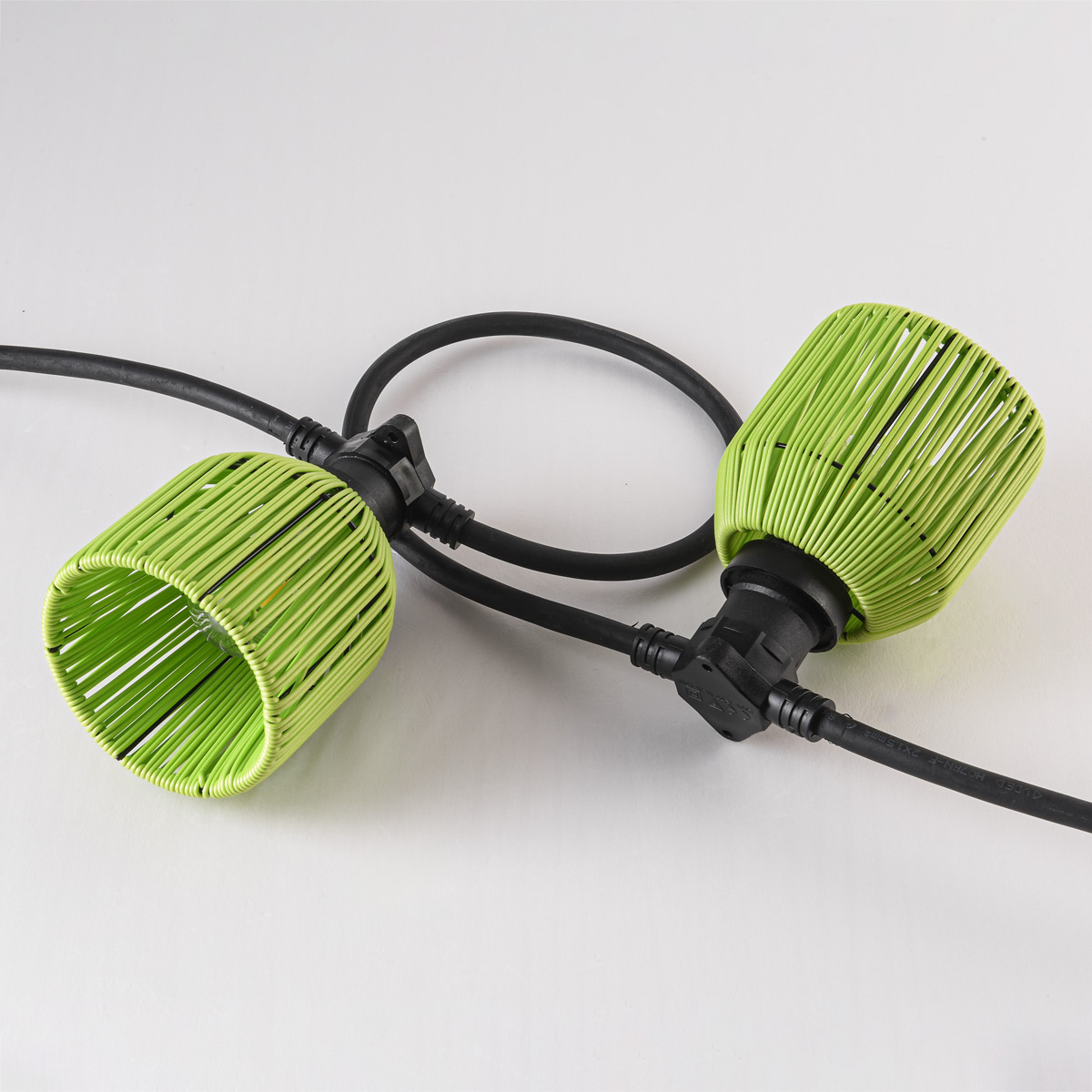 Groene prikkabel kap in rotanlook (returns not accepted)