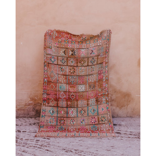 SOLD OUT! Vintage Beni Mguild vloerkleed (250x145 cm) SOLD OUT! Vintage Beni Mguild vloerkleed (250x145 cm)