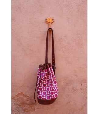 Crossbody tas brocade M | Fuchsia