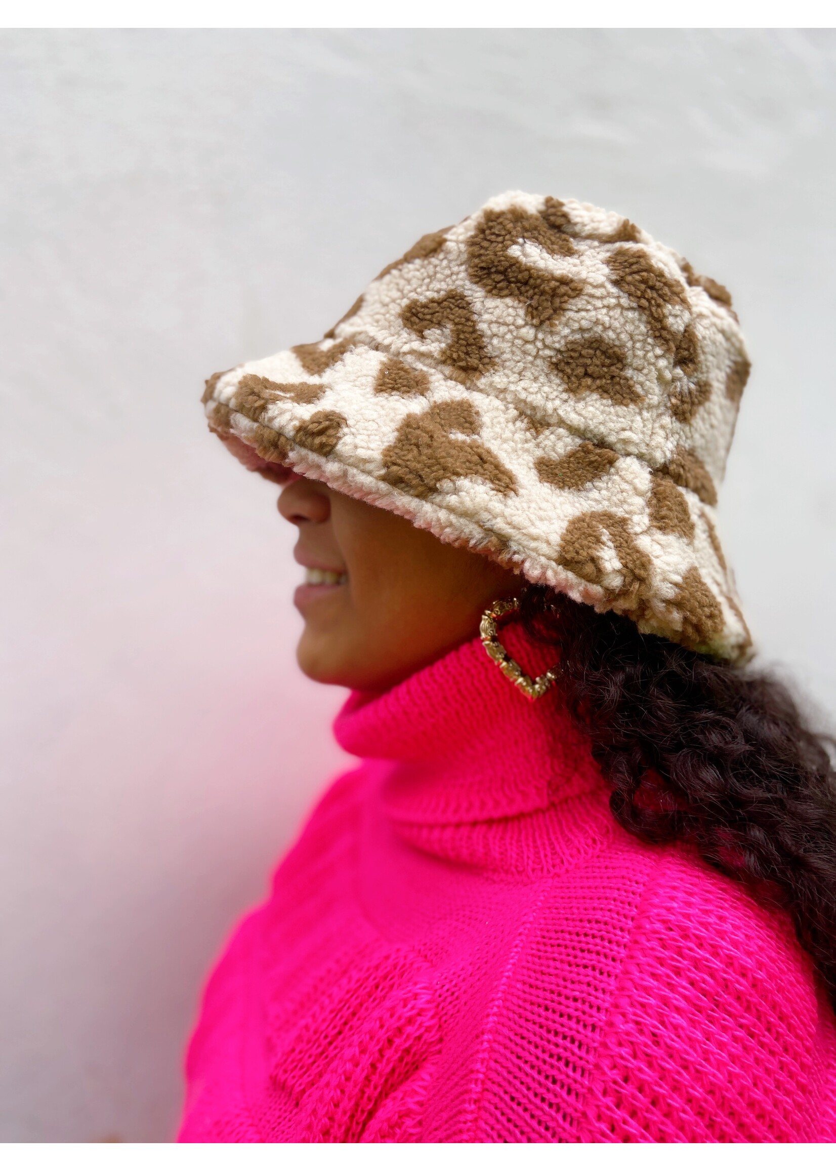 YOU ARE SPECIAL "Lola" Beige Bruin Panter bucket hat