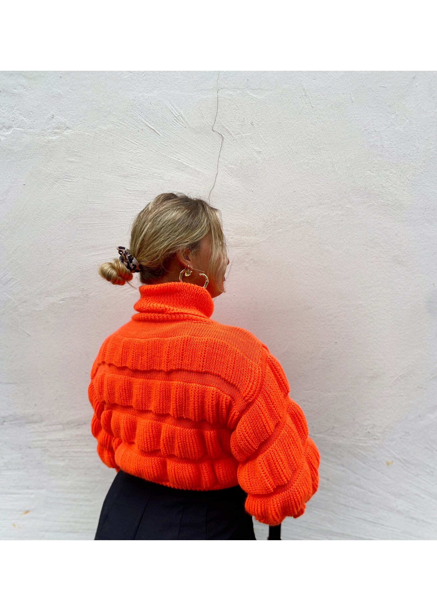 YOU ARE SPECIAL "Mila" Neon Orange Cropped Sweater