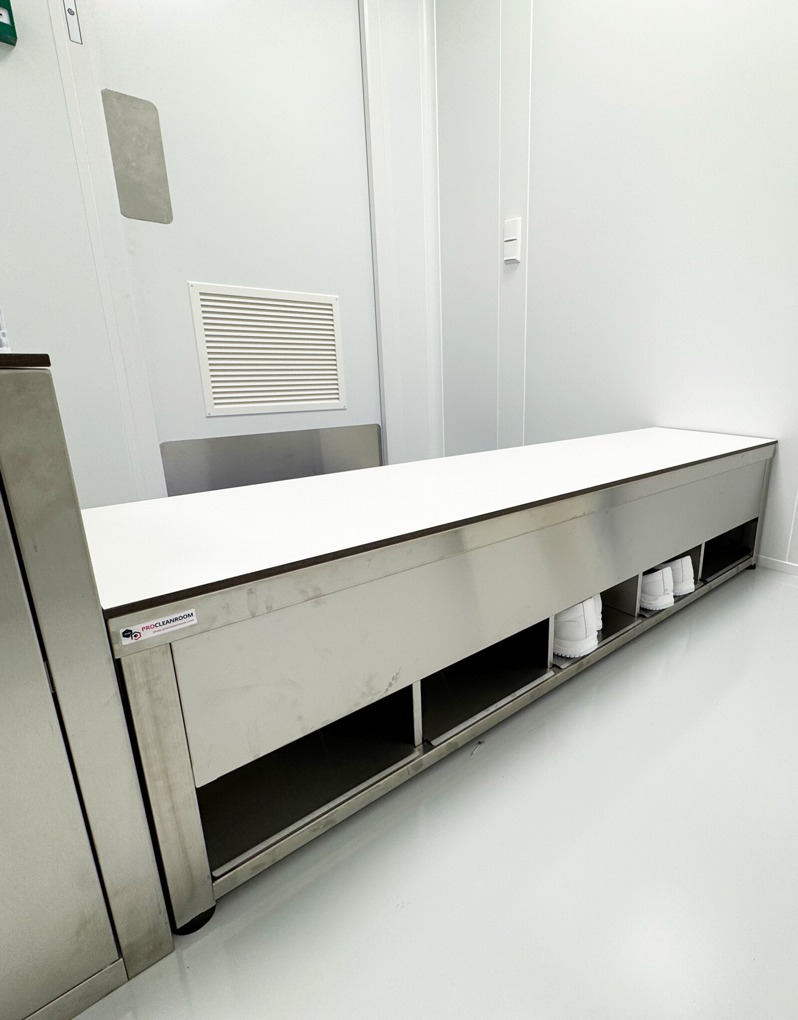 61m² Cleanroom voor RM Precision — 1