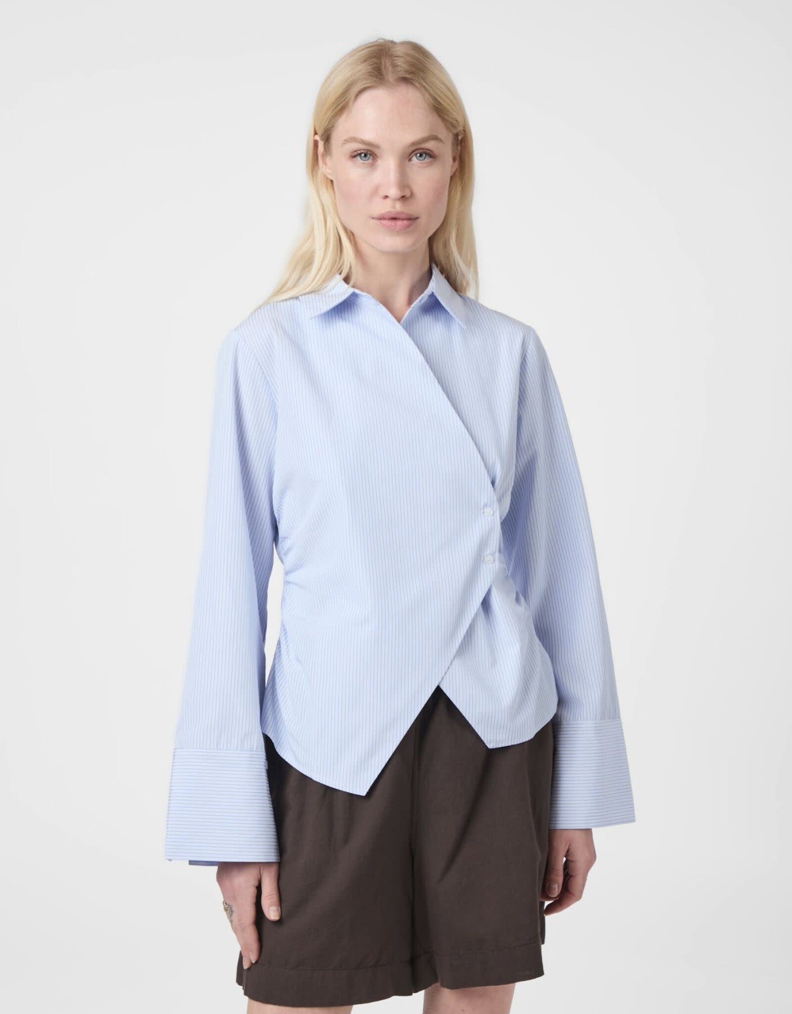 Blouse  'Fenli' - Light Blue Stripe - Neo Noir