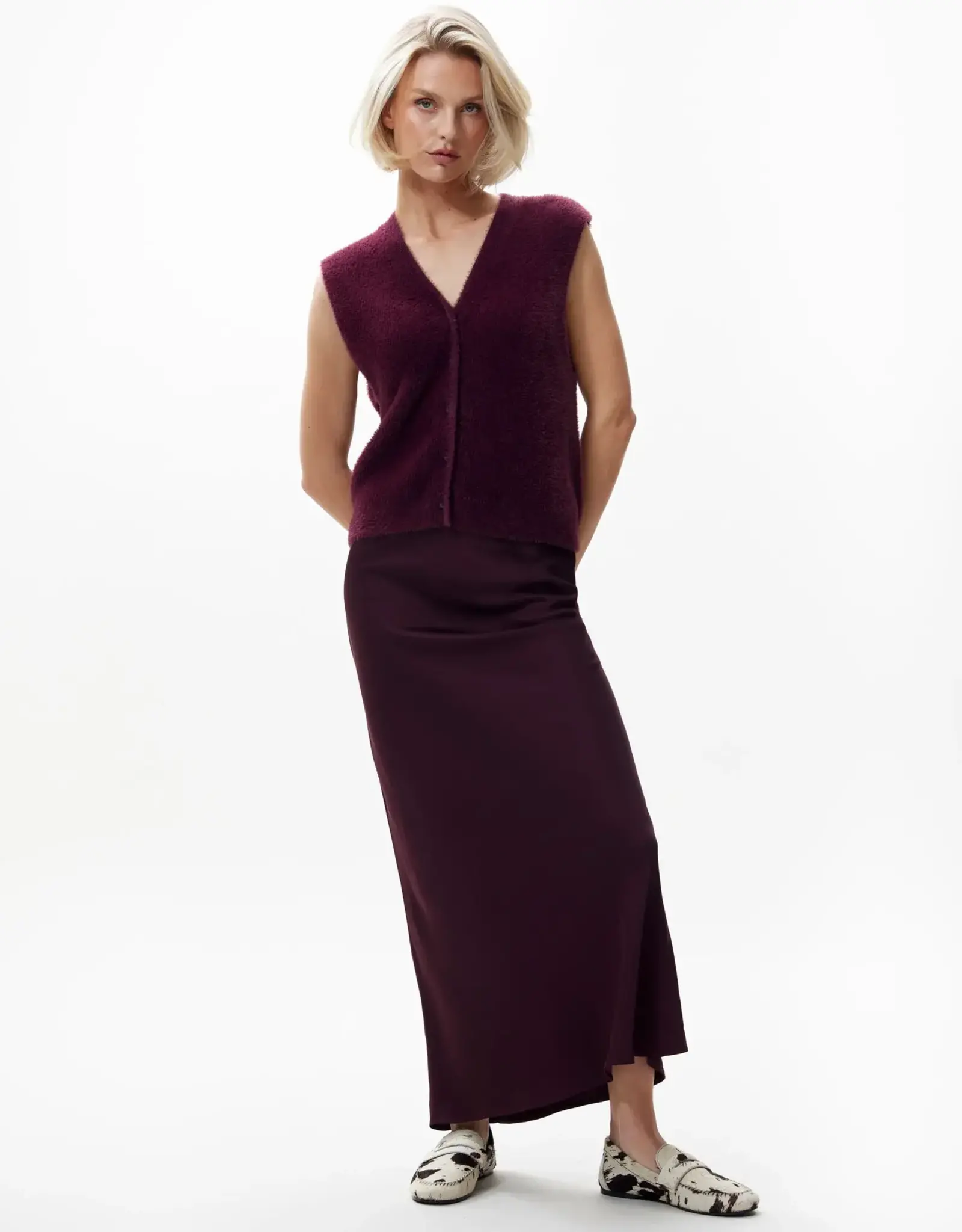 Catwalk Junkie Spencer V-Neck 'Fuzzy' - Winetasting - Catwalk Junkie