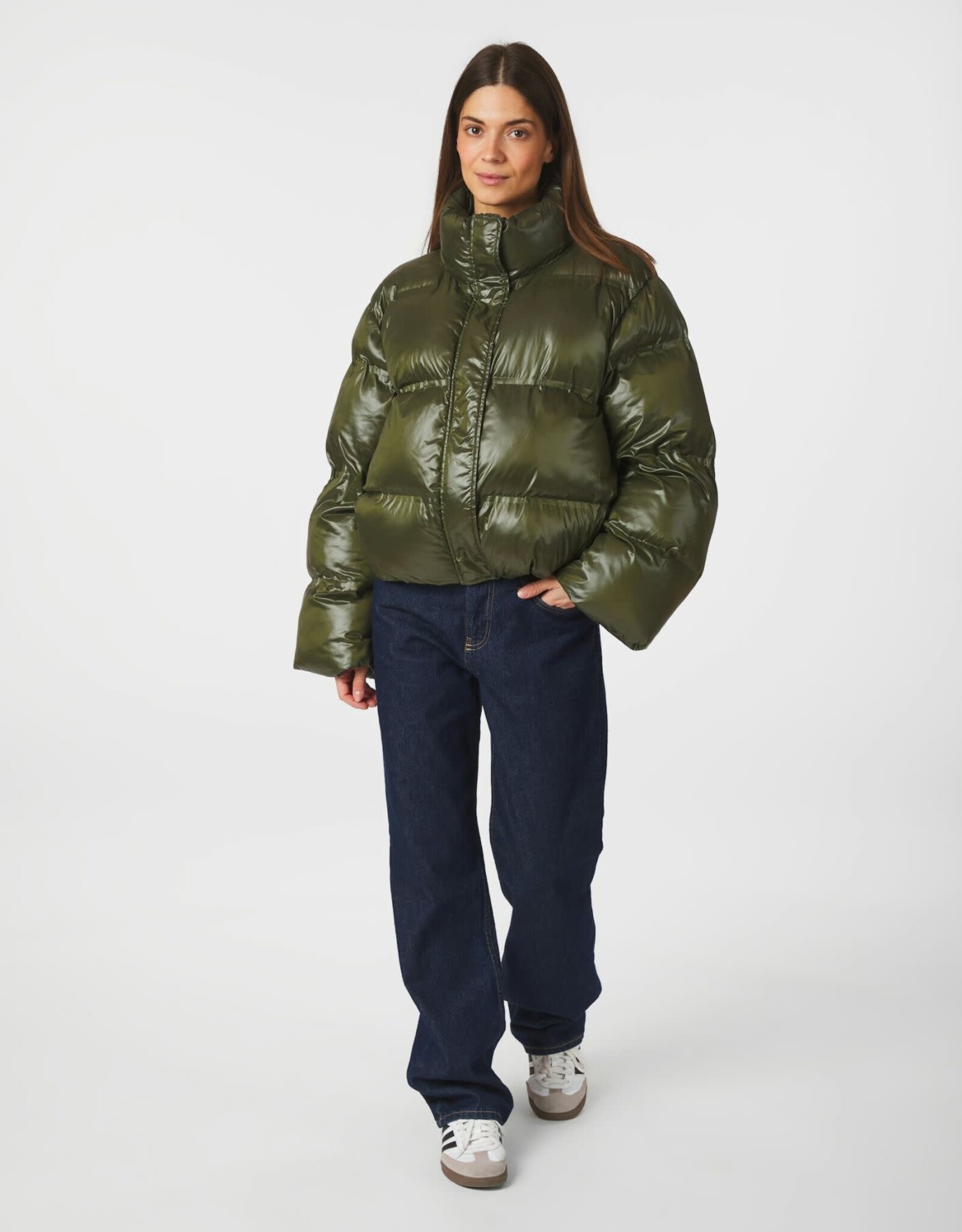 Puffer 'Rhea' - Olive - Neo Noir